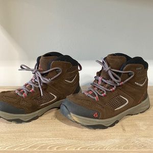 Vasque Hiking Boots (Boys size 5)